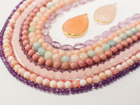 Calibrated round or faceted beads strings